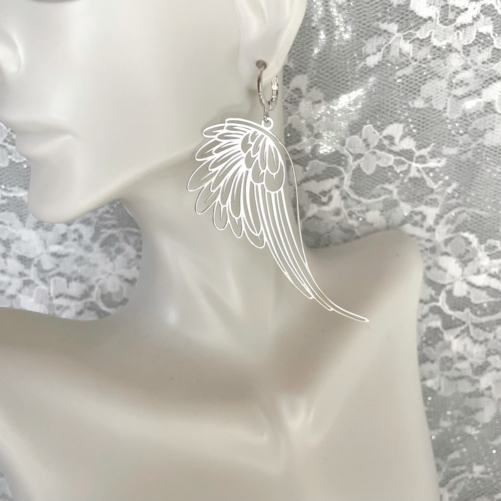 Stunning Angel wing earrings - silver